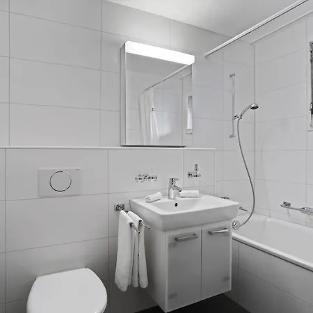 شقة Fantastic 2 Bedroom Flat Close To The زيورخ