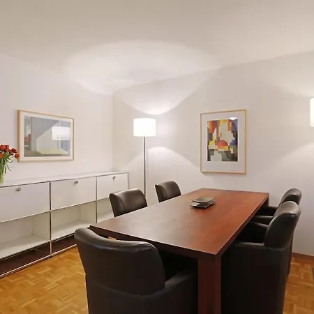 Fantastic 2 Bedroom Flat Close To The Apartment *