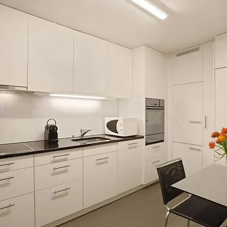 Fantastic 2 Bedroom Flat Close To The *