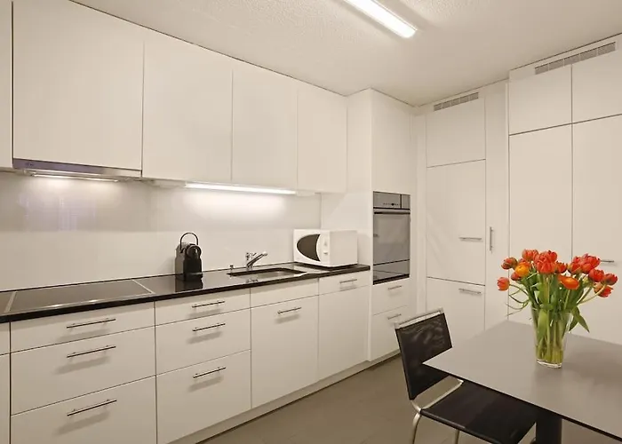 Fantastic 2 Bedroom Flat Close To The *